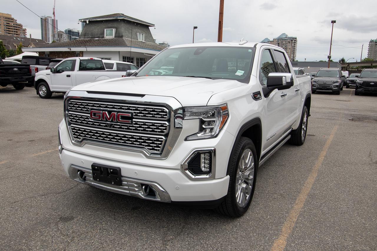 2022 GMC Sierra 4WD Crew Cab 147" Denali Photo0