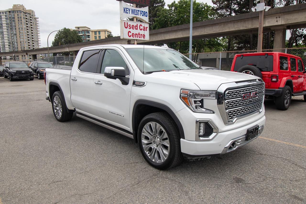 2022 GMC Sierra 4WD Crew Cab 147" Denali Photo3