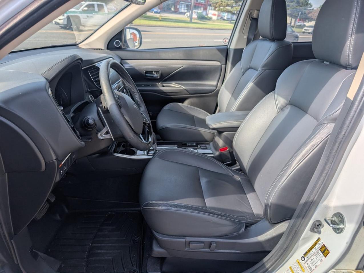 2019 Mitsubishi Outlander GT * AWD * 7 PASSANGER * POWER SUNROOF * - Photo #11
