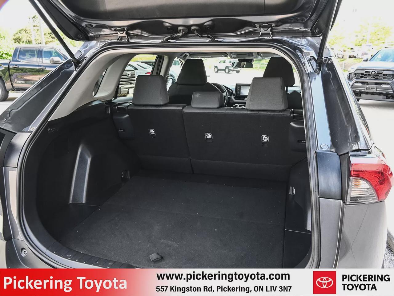 2021 Toyota RAV4 LE Photo