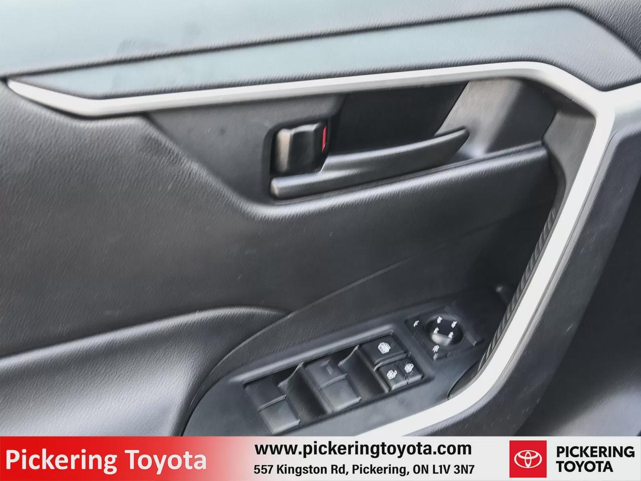 2021 Toyota RAV4 LE Photo