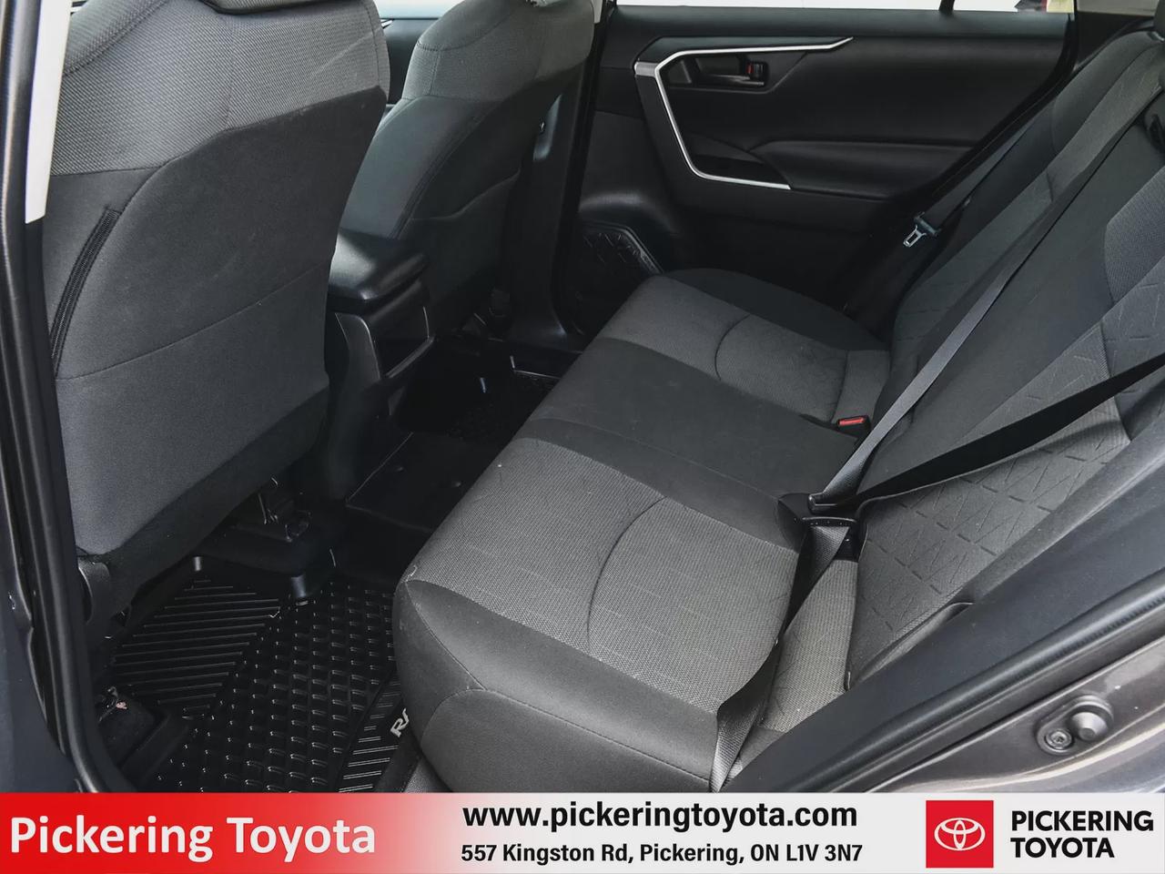 2021 Toyota RAV4 LE Photo