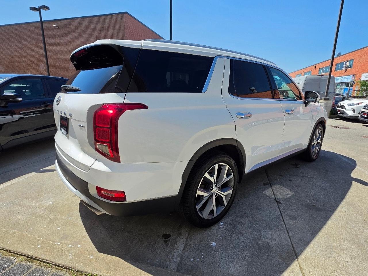 2021 Hyundai PALISADE LUXURY-AWD-8 PASSENGER-LEATHER-SUNROOF-LOADED Photo4