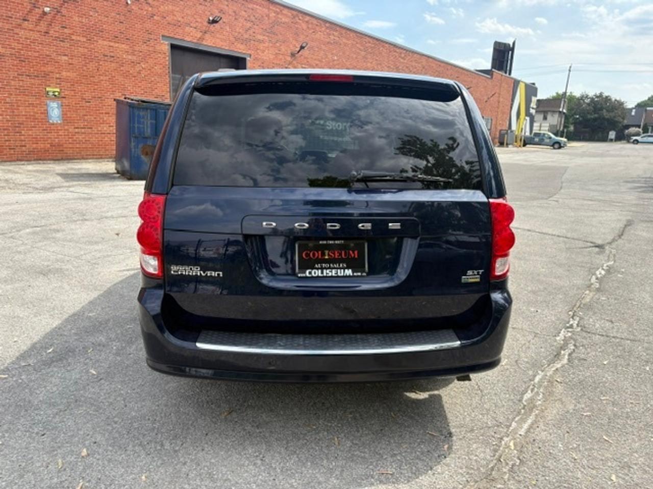 2016 Dodge Grand Caravan SXT ONLY 33,000KM-OWNER-FULL STOW N GO-CERTFIED Photo