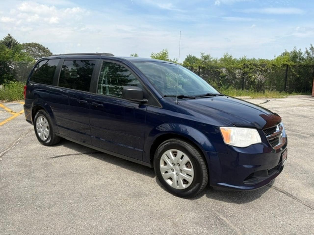 2016 Dodge Grand Caravan SXT ONLY 33,000KM-OWNER-FULL STOW N GO-CERTFIED Photo
