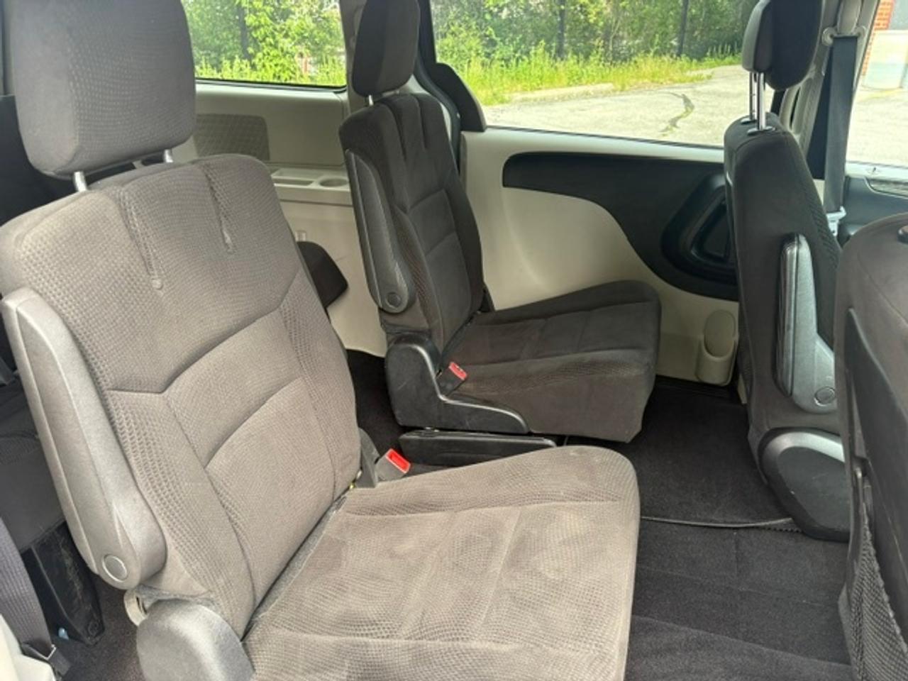 2016 Dodge Grand Caravan SXT ONLY 33,000KM-OWNER-FULL STOW N GO-CERTFIED Photo