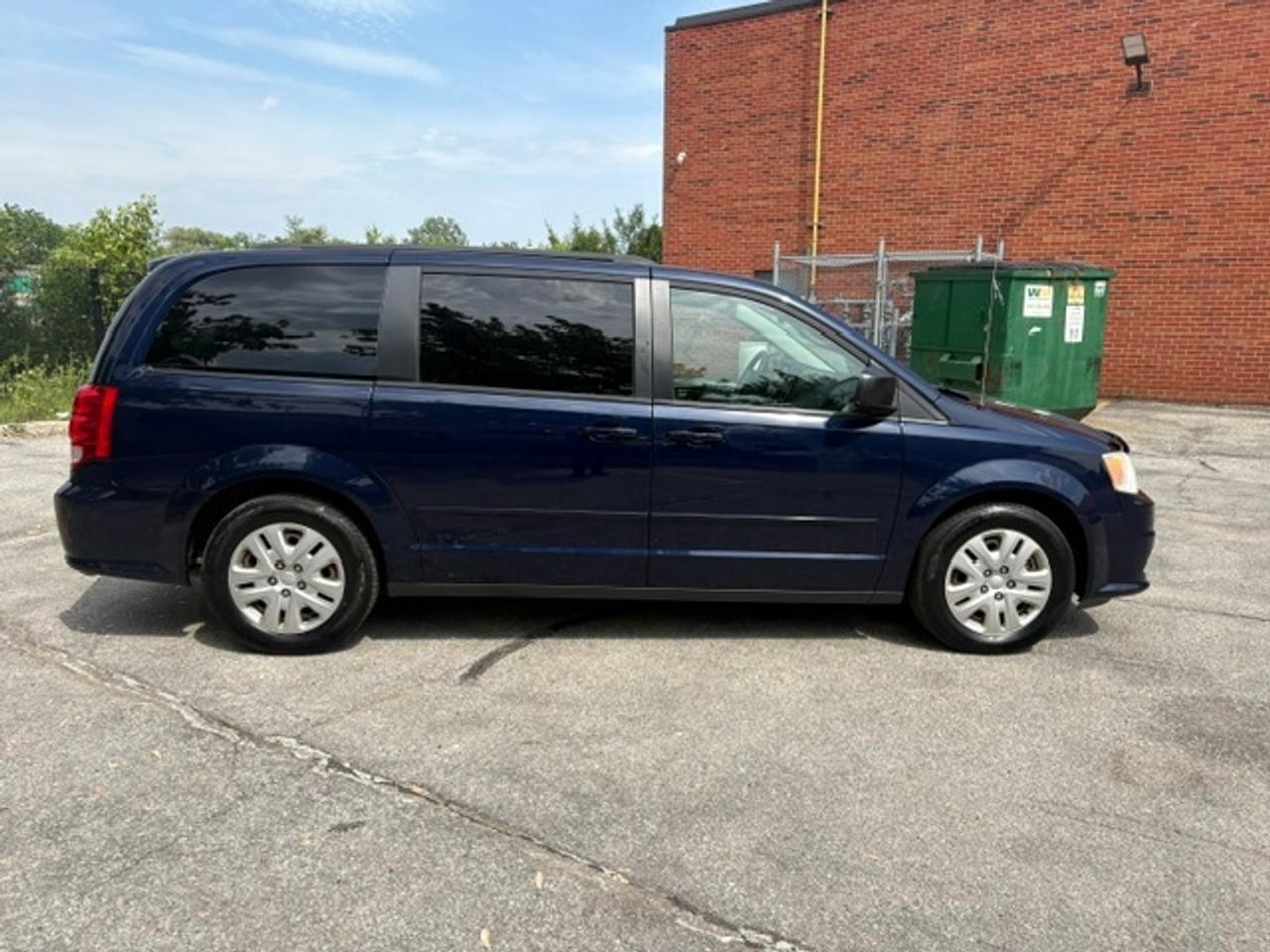2016 Dodge Grand Caravan SXT ONLY 33,000KM-OWNER-FULL STOW N GO-CERTFIED Photo