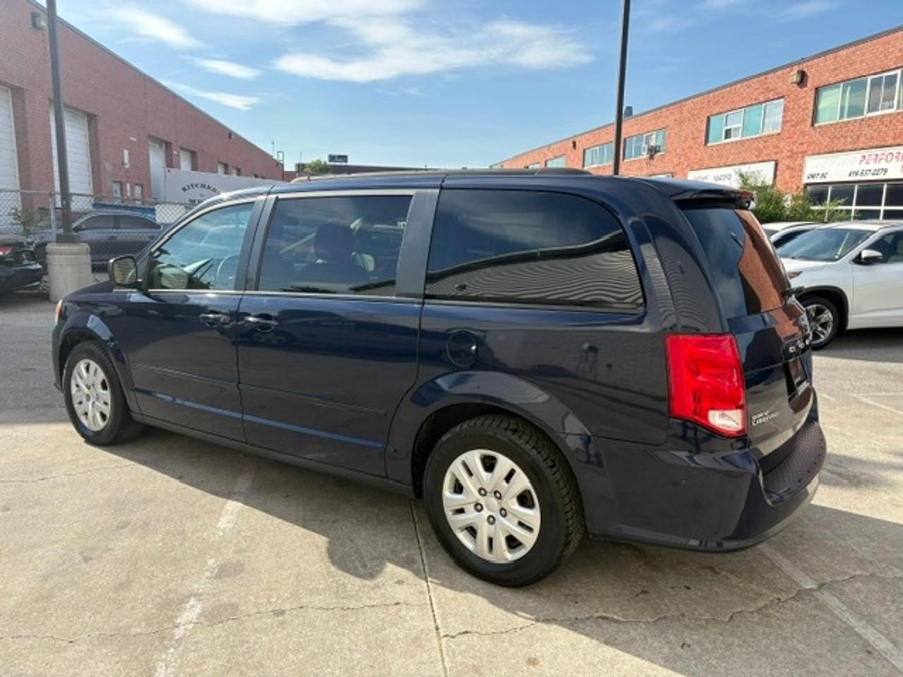 2016 Dodge Grand Caravan SXT ONLY 90KM-FULL STOW N GO-1 OWNER GOVERNMENT! Photo