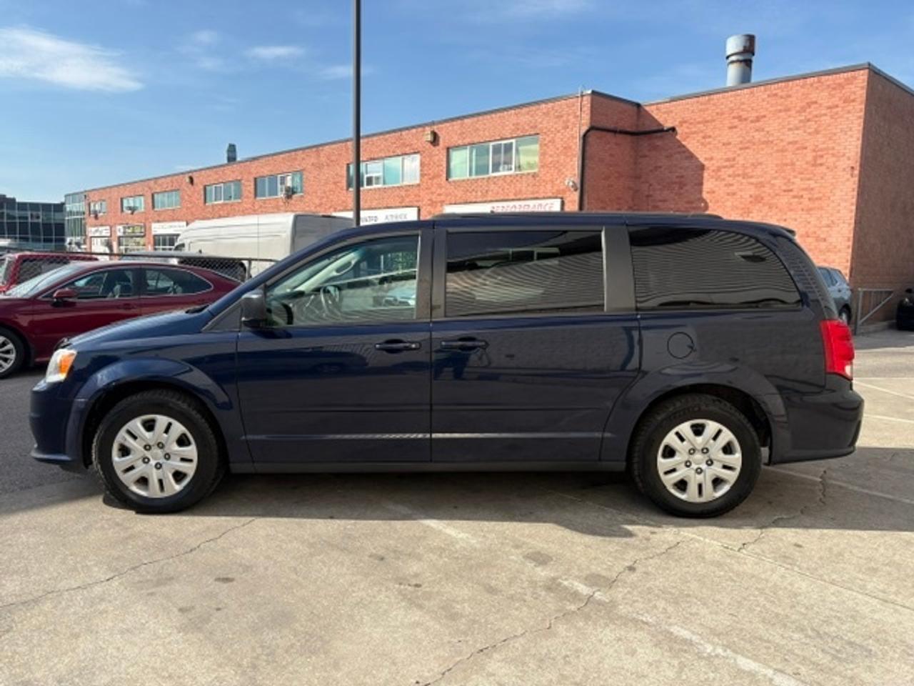 2016 Dodge Grand Caravan SXT ONLY 90KM-FULL STOW N GO-1 OWNER GOVERNMENT! Photo