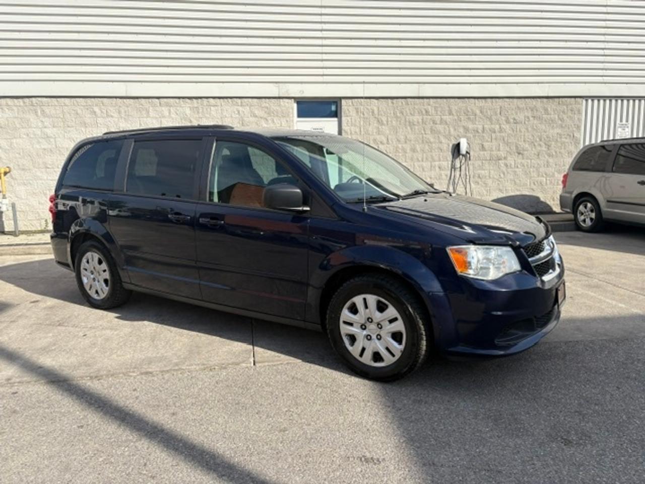 2016 Dodge Grand Caravan SXT ONLY 90KM-FULL STOW N GO-1 OWNER GOVERNMENT! Photo