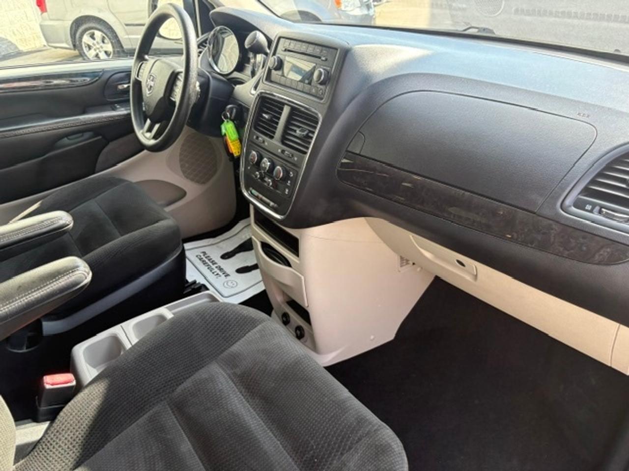 2016 Dodge Grand Caravan SXT ONLY 90KM-FULL STOW N GO-1 OWNER GOVERNMENT! Photo