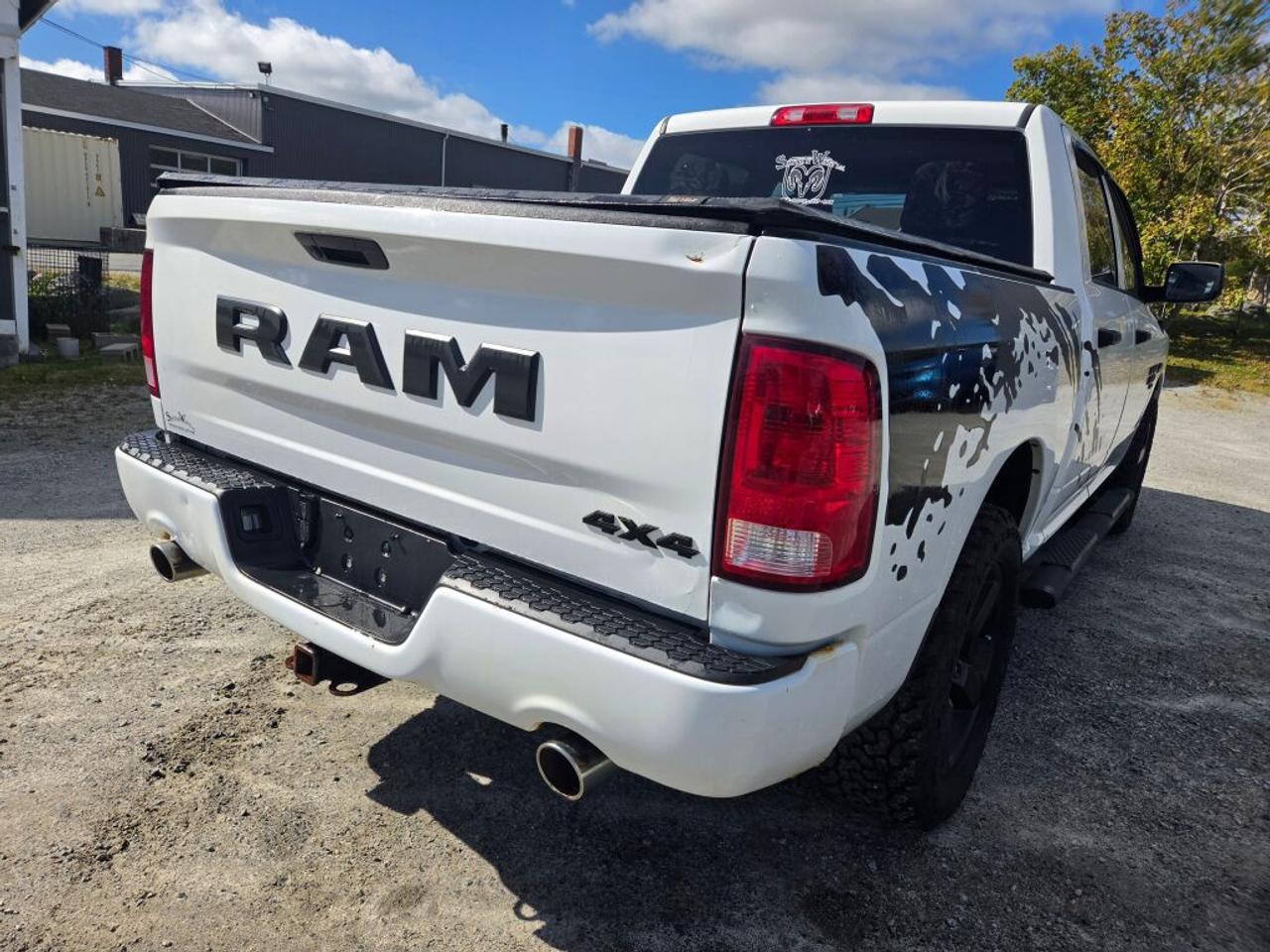 2021 RAM 1500 Classic EXPRESS Photo