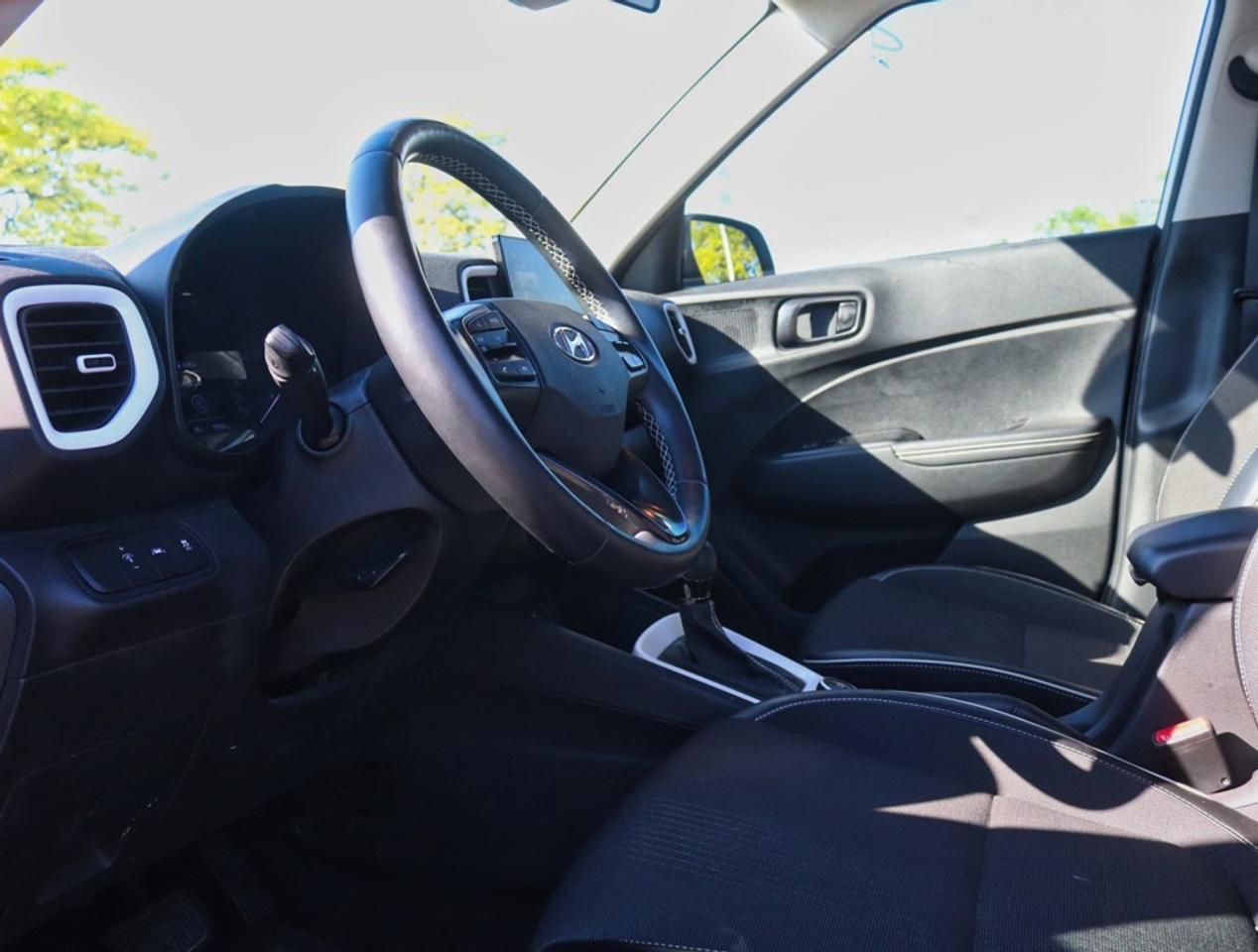 2020 Hyundai Venue Ultimate | 1.6L | NAV | ROOF | BLIS | REMOTE START Photo