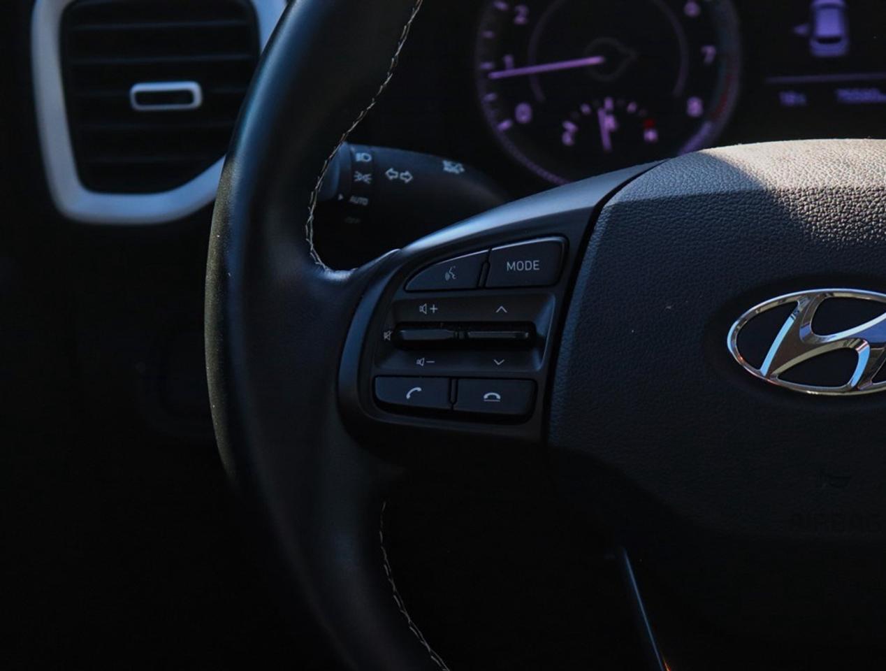 2020 Hyundai Venue Ultimate | 1.6L | NAV | ROOF | BLIS | REMOTE START Photo