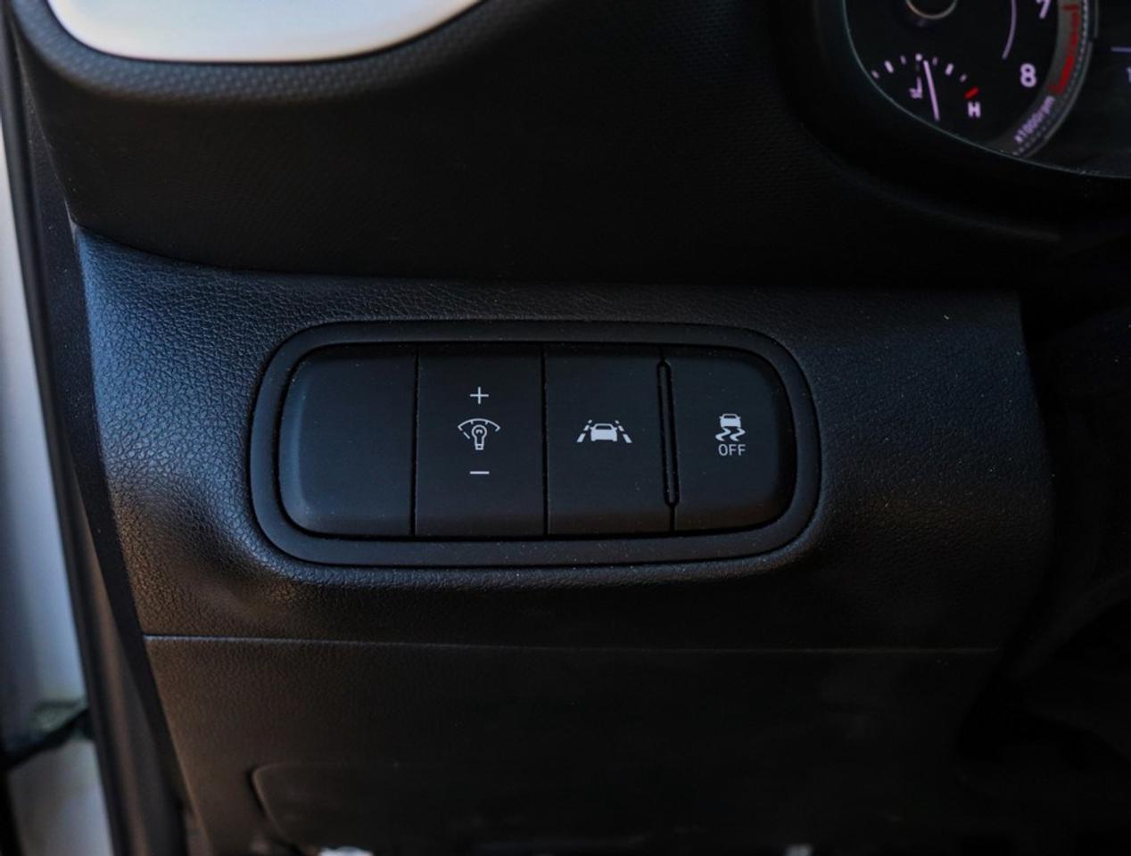 2020 Hyundai Venue Ultimate | 1.6L | NAV | ROOF | BLIS | REMOTE START Photo