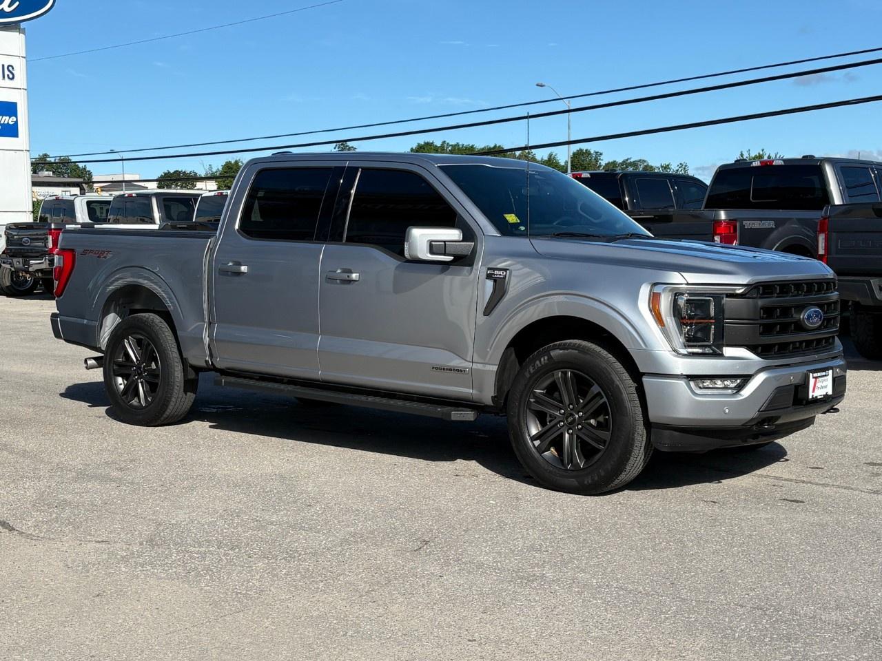 2022 Ford F-150 Lariat 4WD SuperCrew 5.5' Box Photo4