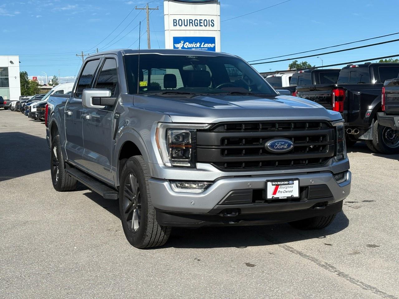 2022 Ford F-150 Lariat 4WD SuperCrew 5.5' Box Photo3