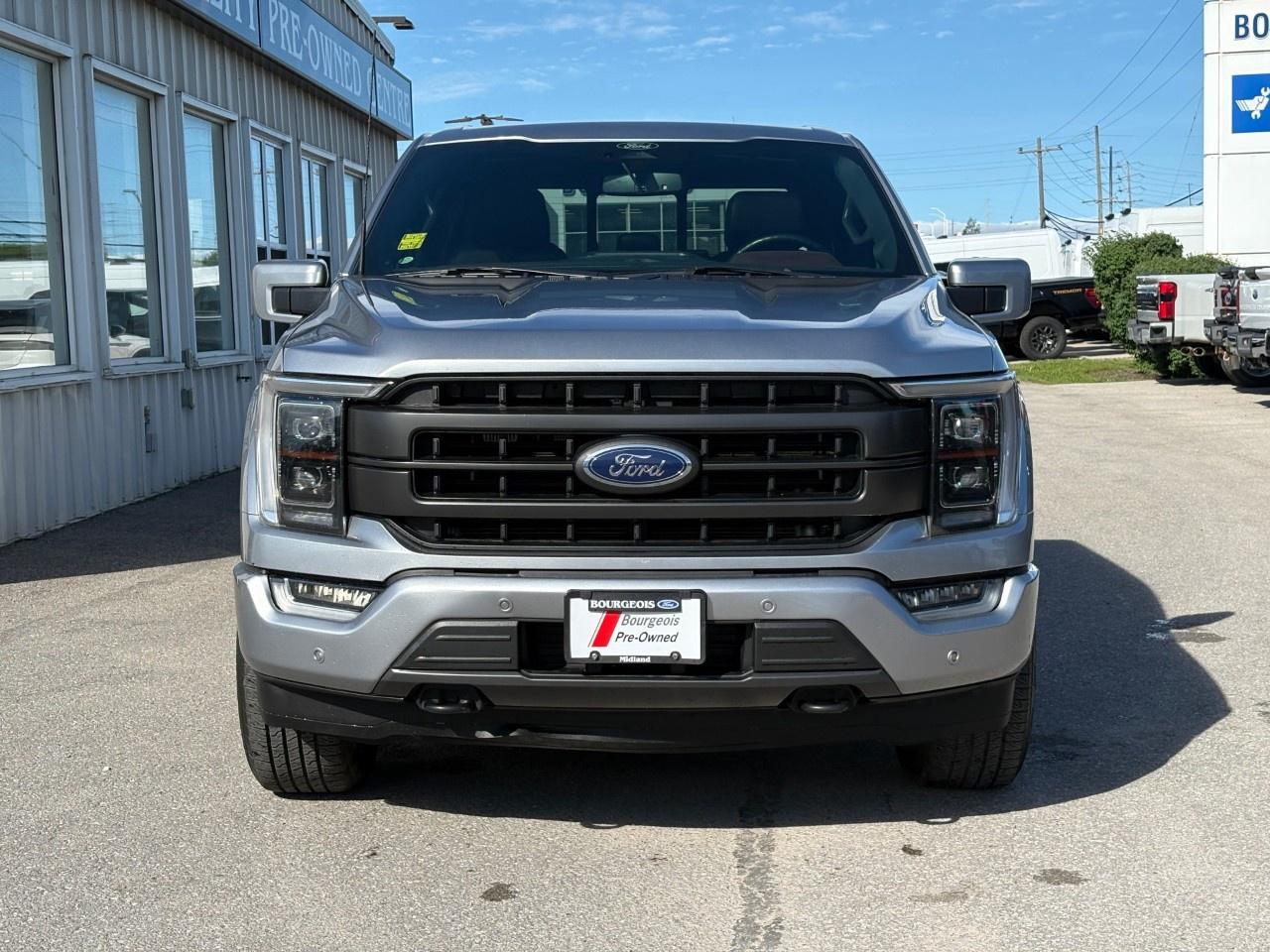 2022 Ford F-150 Lariat 4WD SuperCrew 5.5' Box Photo2