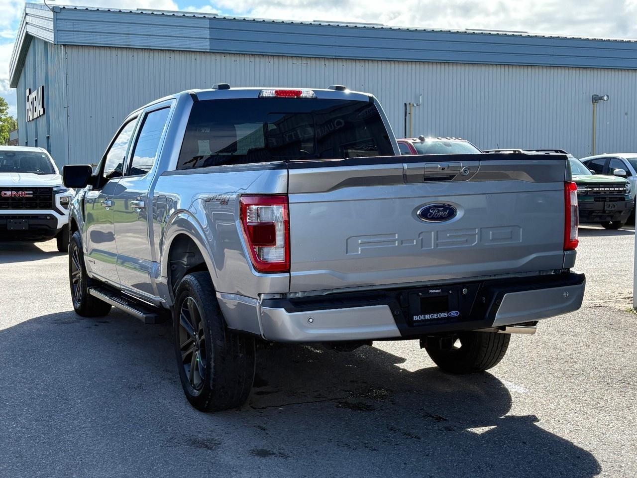 2022 Ford F-150 Lariat 4WD SuperCrew 5.5' Box Photo