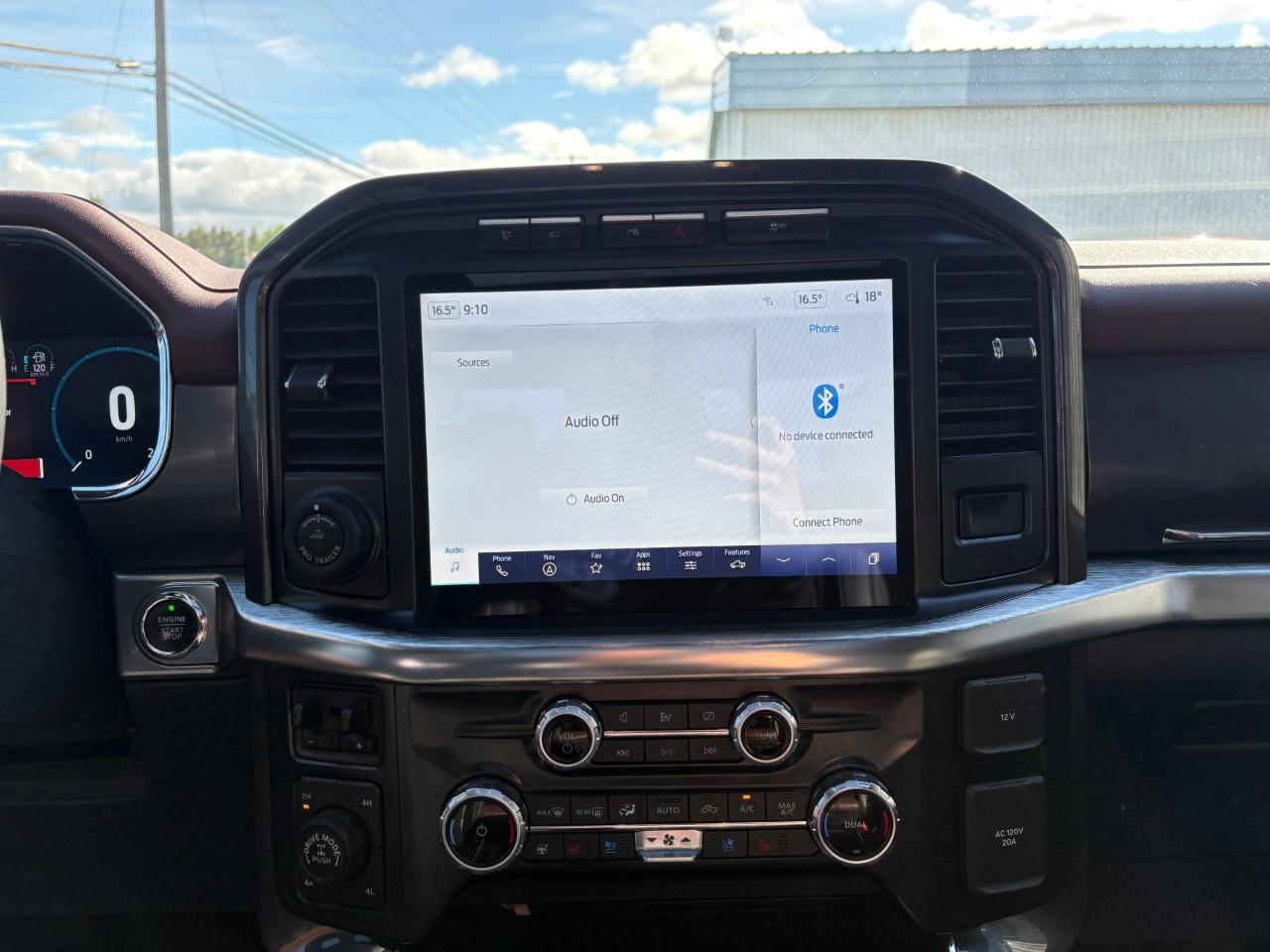 2022 Ford F-150 Lariat 4WD SuperCrew 5.5' Box Photo