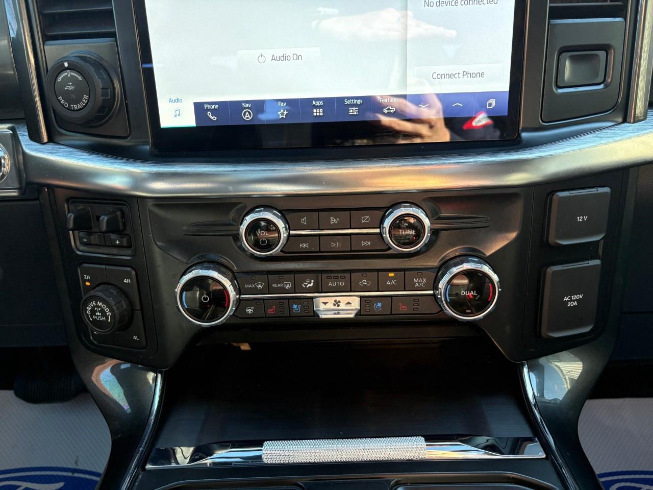 2022 Ford F-150 Lariat 4WD SuperCrew 5.5' Box Photo