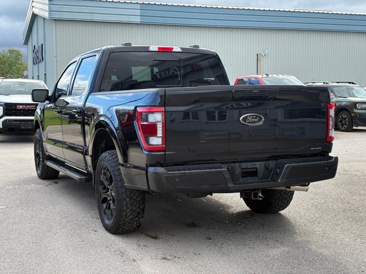 2022 Ford F-150 Lariat 4WD SuperCrew 5.5' Box Photo