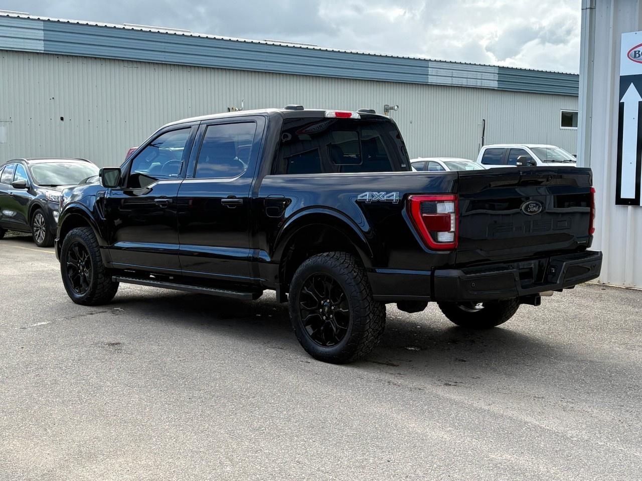 2022 Ford F-150 Lariat 4WD SuperCrew 5.5' Box Photo