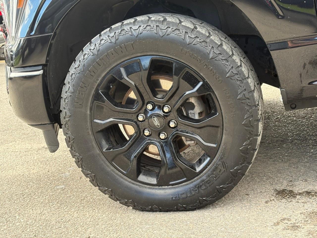 2022 Ford F-150 Lariat 4WD SuperCrew 5.5' Box Photo