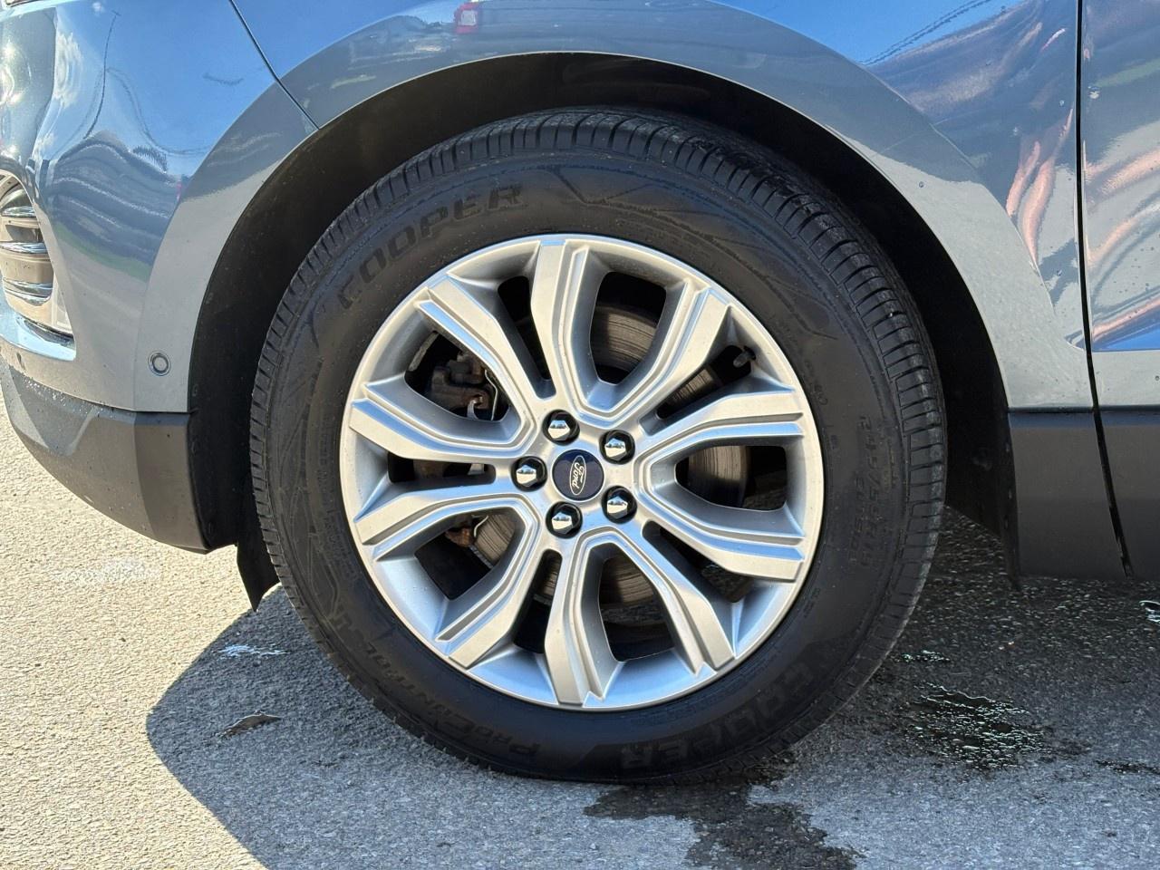 2019 Ford Edge Titanium AWD Photo
