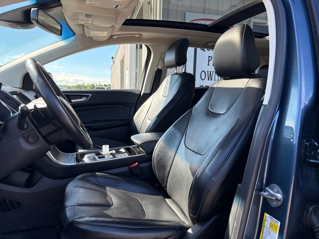 2019 Ford Edge Titanium AWD Photo