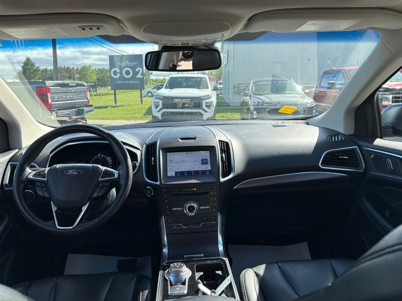 2019 Ford Edge Titanium AWD Photo