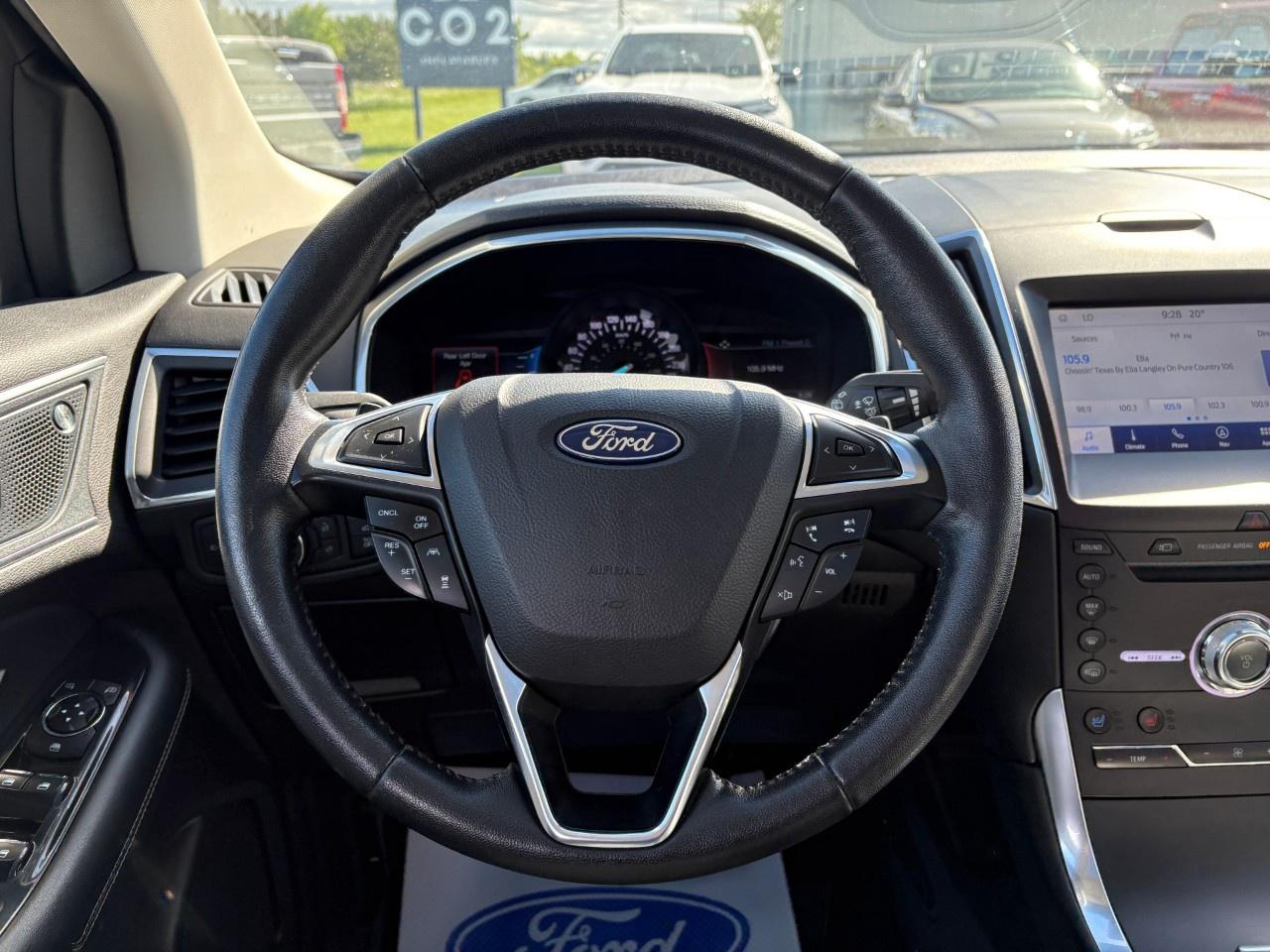 2019 Ford Edge Titanium AWD Photo