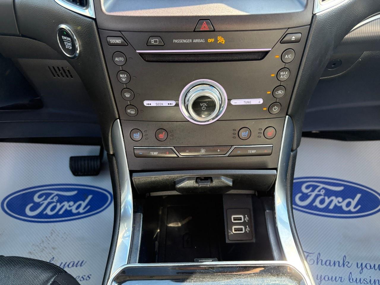 2019 Ford Edge Titanium AWD Photo