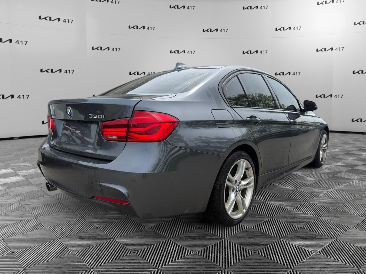 2018 BMW 3 Series 330i xDrive Sedan Photo4