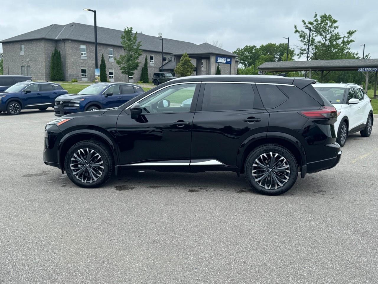 2026 Nissan Rogue AWD Platinum Photo