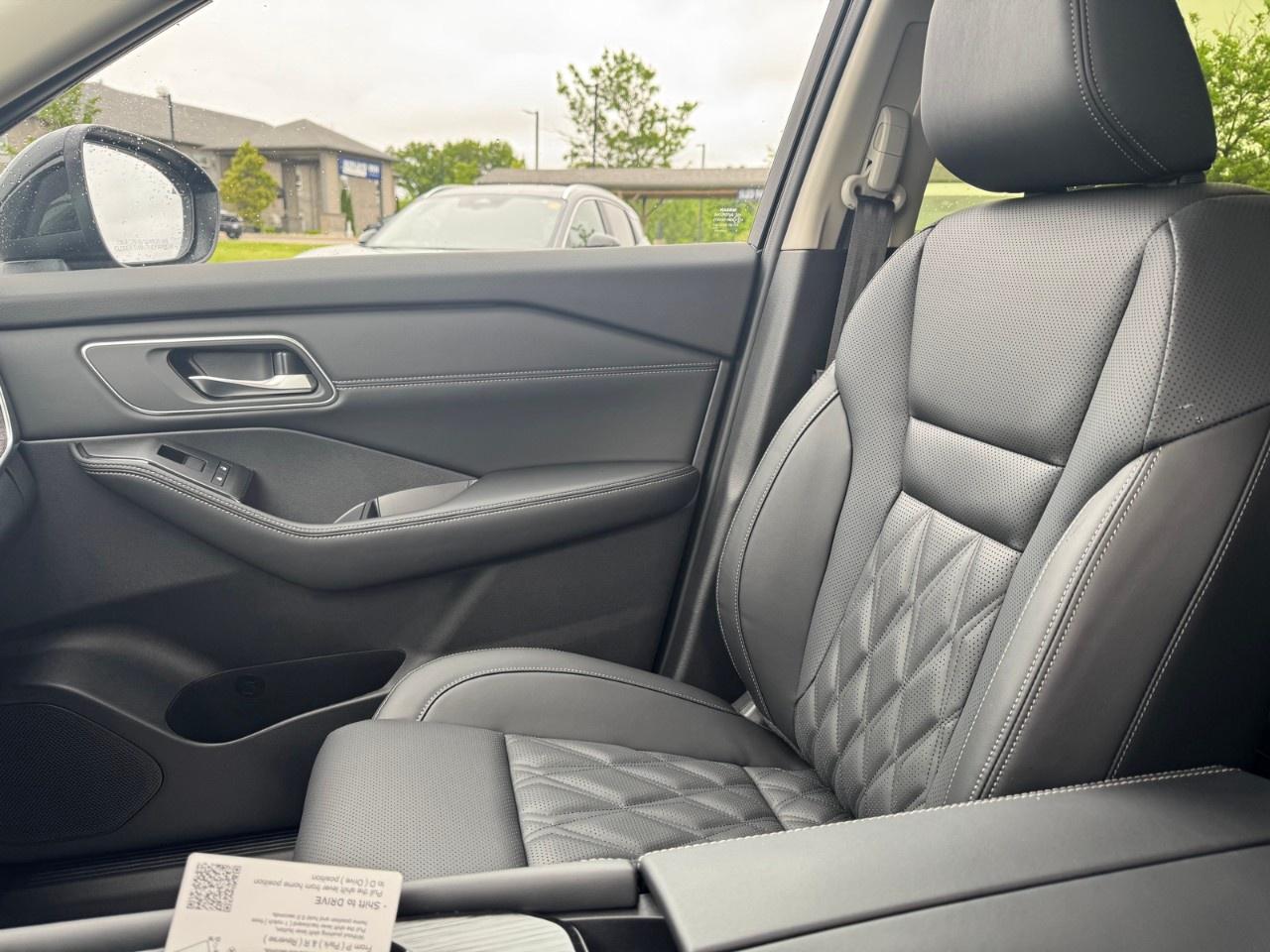2026 Nissan Rogue AWD Platinum Photo