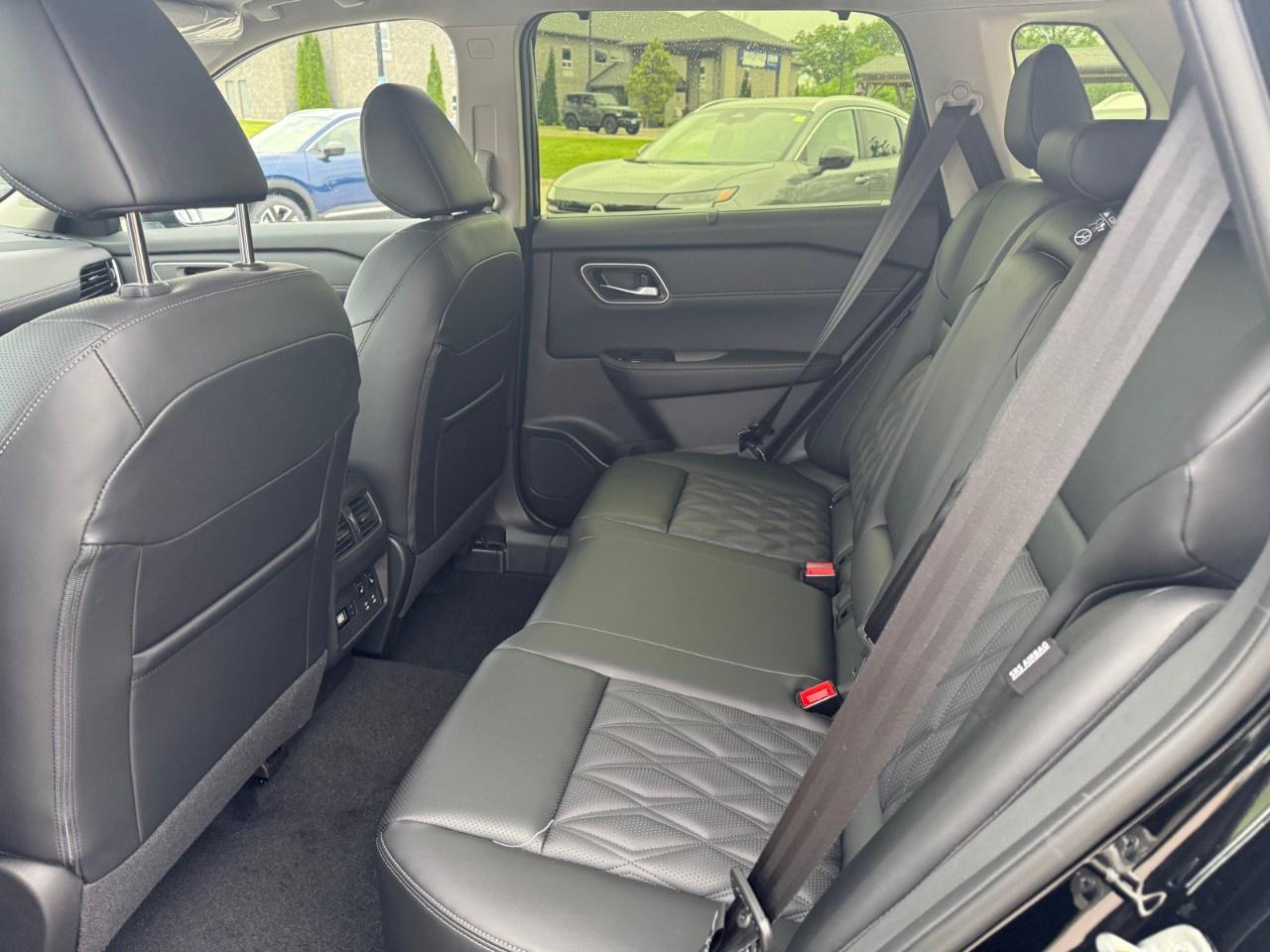 2026 Nissan Rogue AWD Platinum Photo