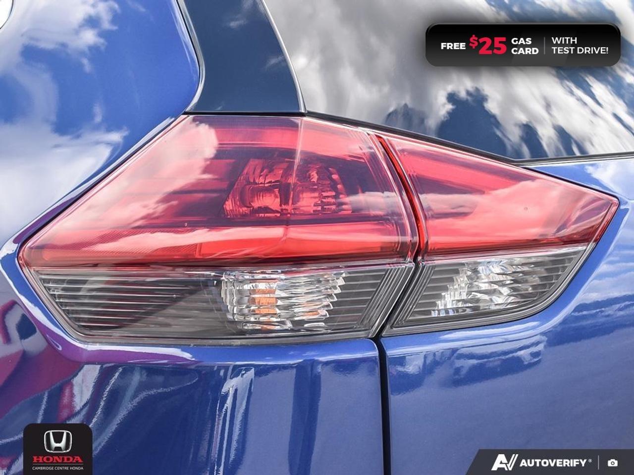2020 Nissan Rogue SV Photo