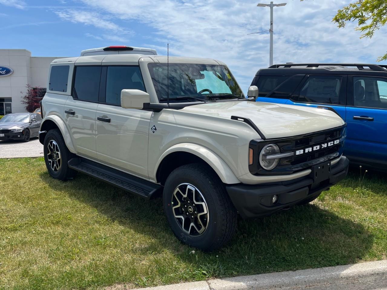 2026 Ford Bronco Outer Banks Photo