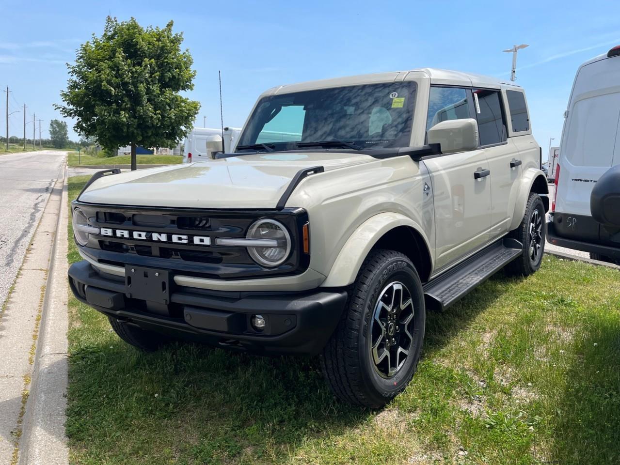 2026 Ford Bronco Outer Banks Photo