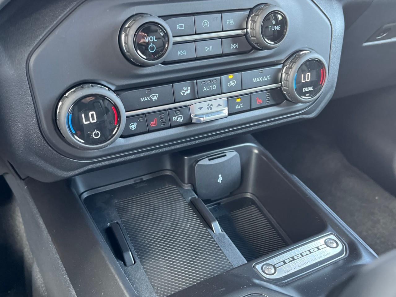 2026 Ford Bronco Outer Banks Photo