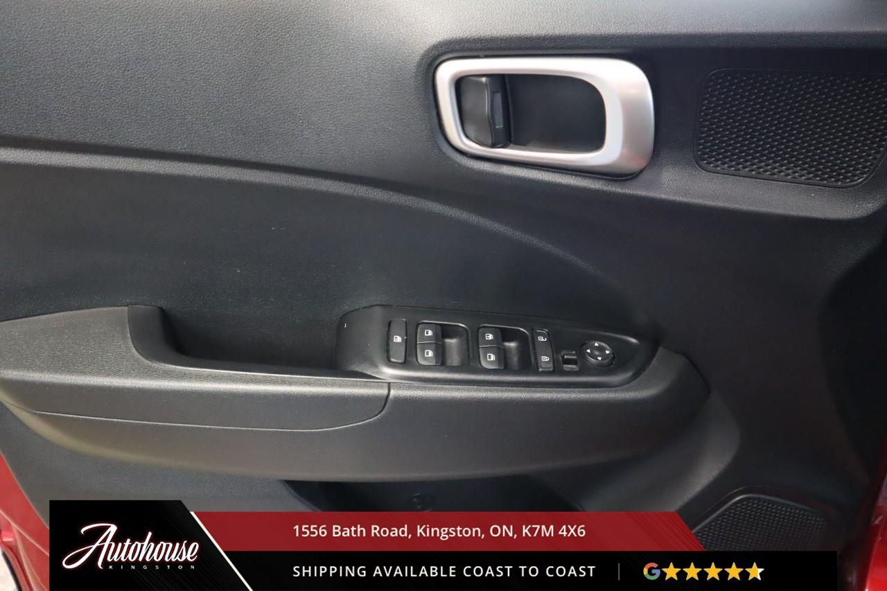 2025 Hyundai Venue Preferred REARVIEW CAMERA - HEATED WHEEL Photo
