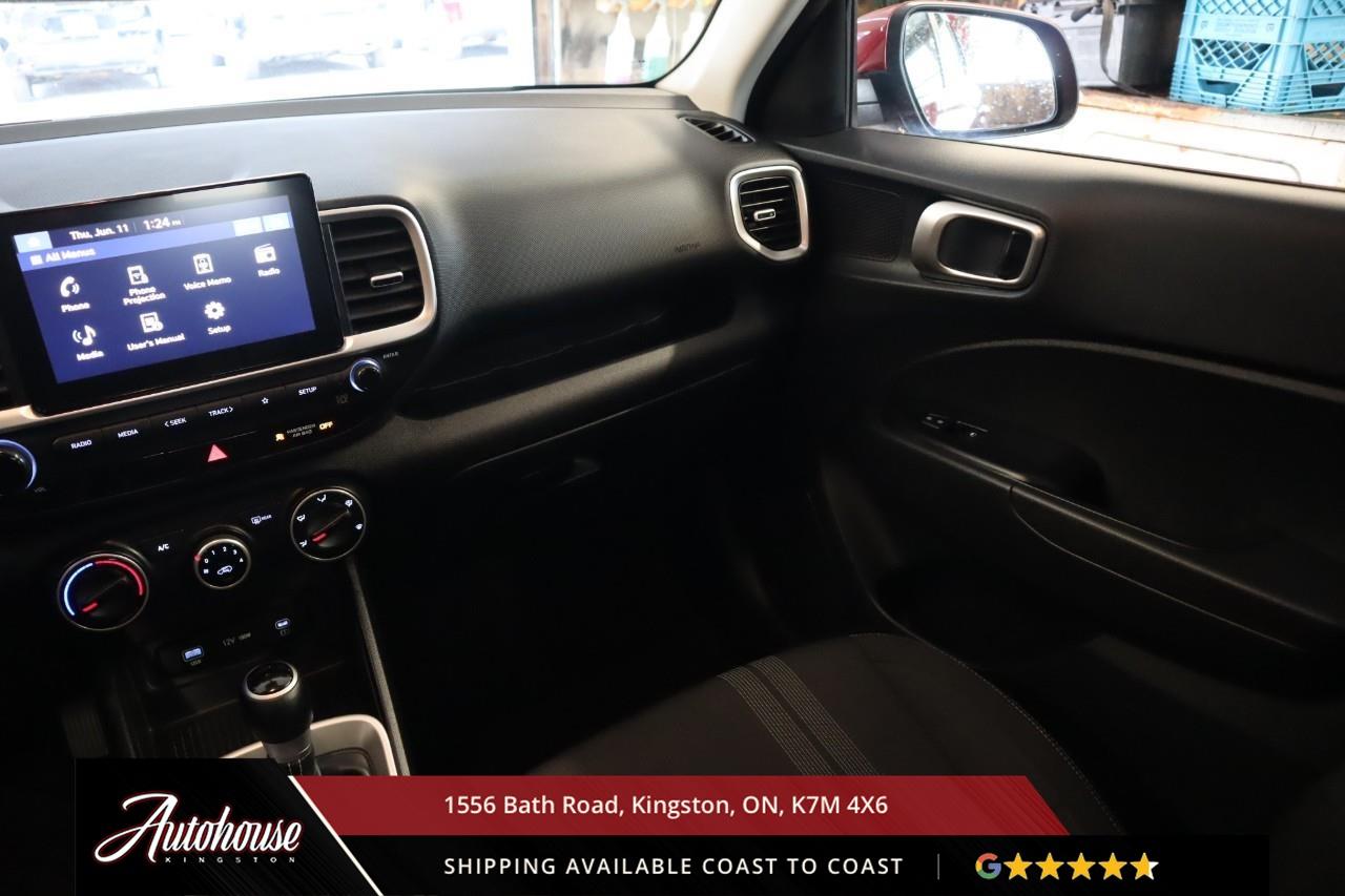 2025 Hyundai Venue Preferred REARVIEW CAMERA - HEATED WHEEL Photo
