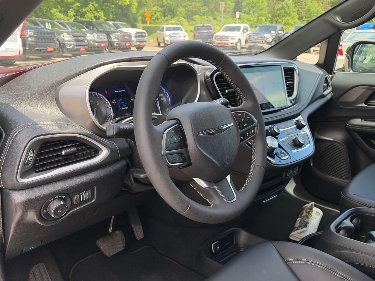 2025 Chrysler Pacifica SELECT, 7 PASS, REMOTE START, HEATED LEATHER! Photo