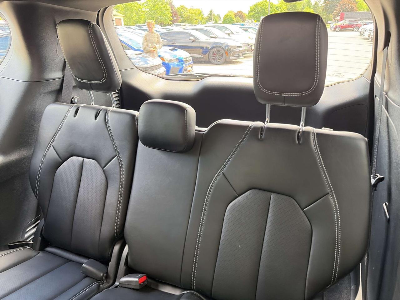 2025 Chrysler Pacifica SELECT, 7 PASS, REMOTE START, HEATED LEATHER! Photo