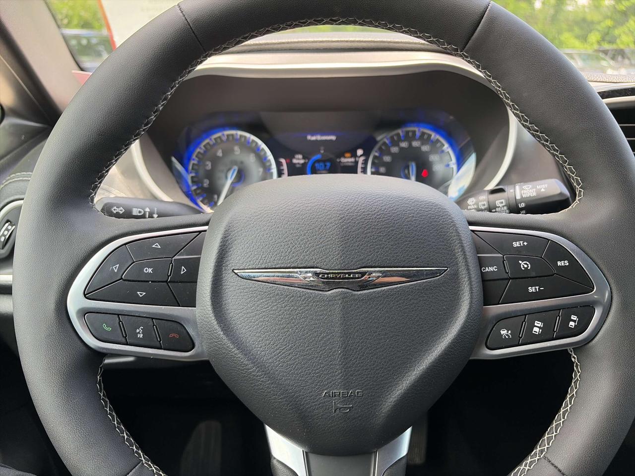 2025 Chrysler Pacifica SELECT, 7 PASS, REMOTE START, HEATED LEATHER! Photo