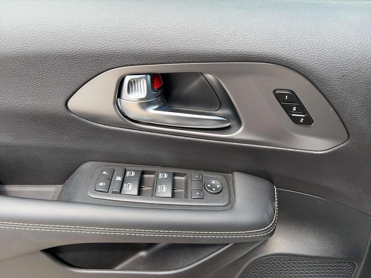 2025 Chrysler Pacifica SELECT, 7 PASS, REMOTE START, HEATED LEATHER! - Photo #14