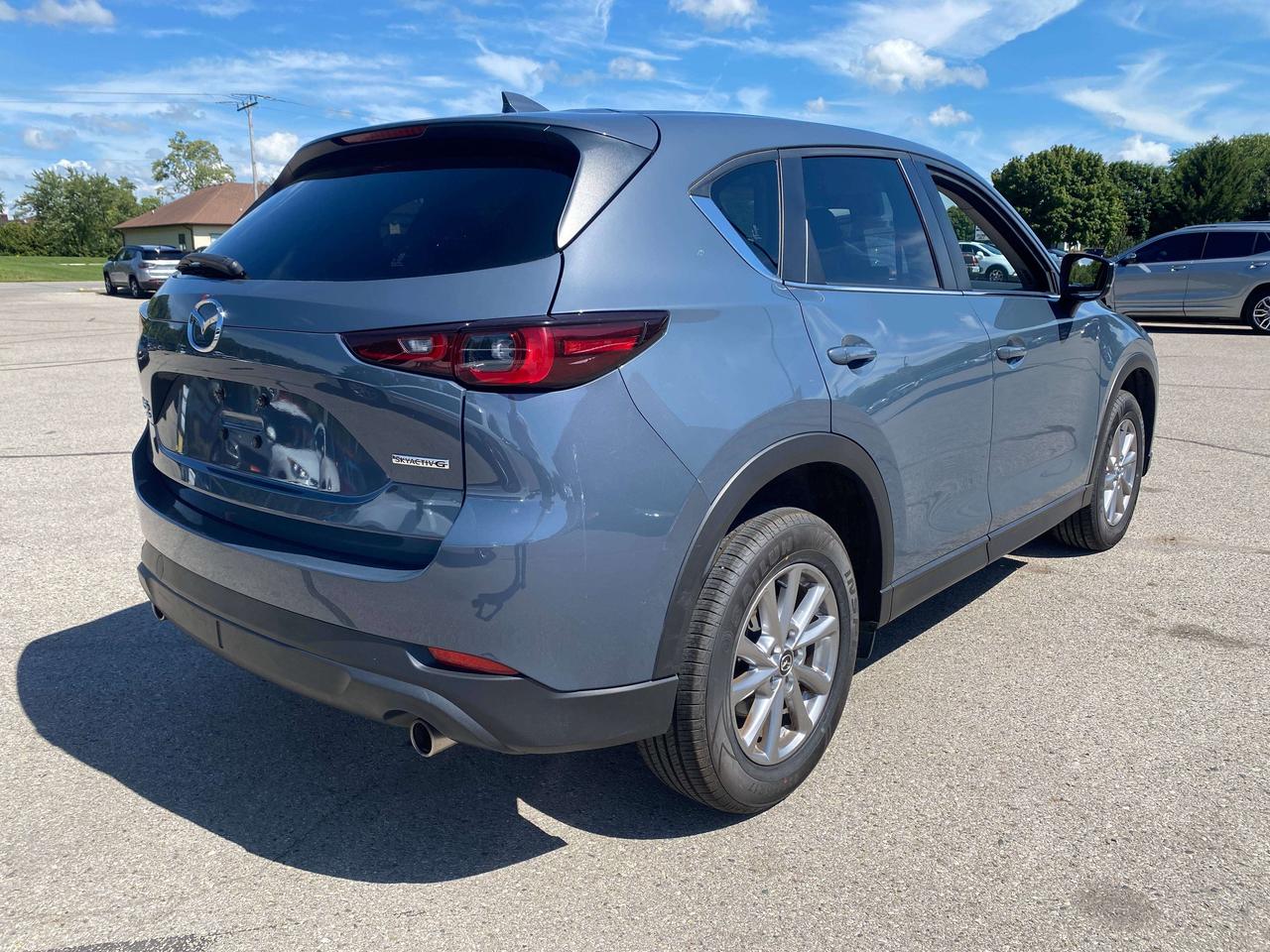 2023 Mazda CX-5 GS, CLEAN CARFAX, HEATED SEATS, BLIND SPOT MONITOR Photo