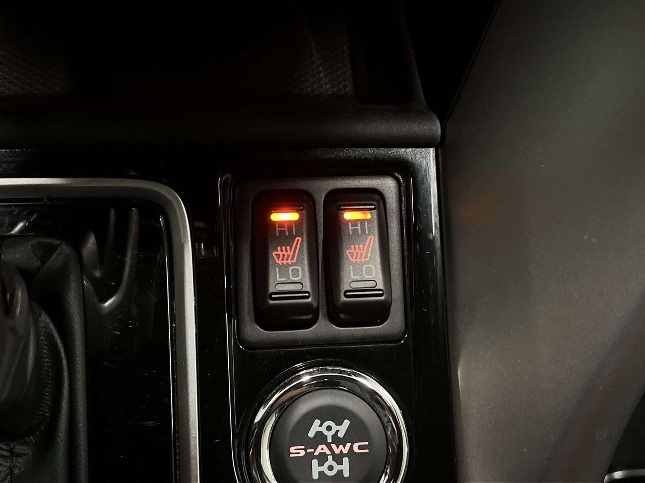 2024 Mitsubishi Eclipse Cross AWD | ONLY 23,000KMS!|HTD SEATS | CARPLAY | ALLOYS Photo
