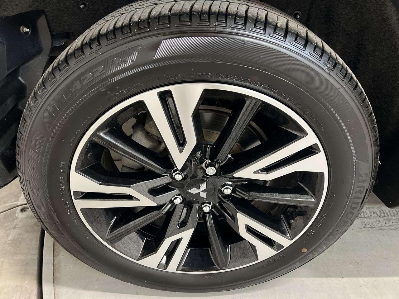 2024 Mitsubishi Eclipse Cross AWD | ONLY 23,000KMS!|HTD SEATS | CARPLAY | ALLOYS Photo